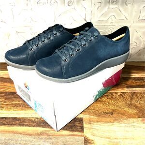Cloudsteppers By Clarks Sillian Glory Navy Blue Laceup Shoes Sz 8.5M NEW